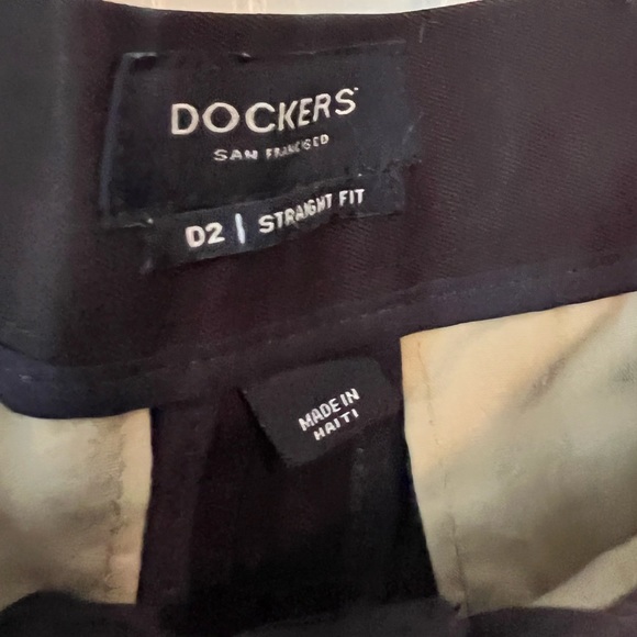 Dockers Straight Fit Pants Size 33x32 - Picture 5 of 10